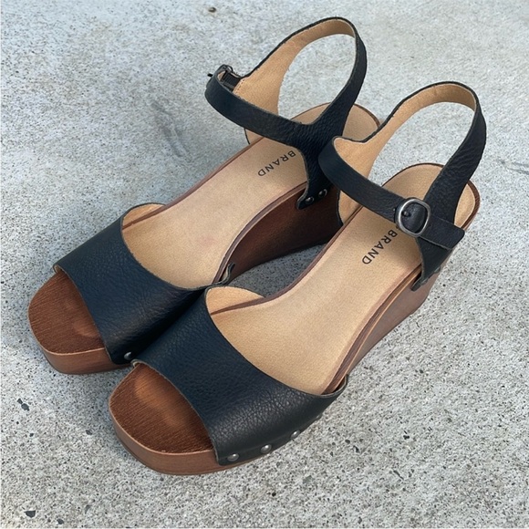 Lucky Brand Women's Black Zashti Wedge Sandals.
Size 8.5/39. - Picture 1 of 15